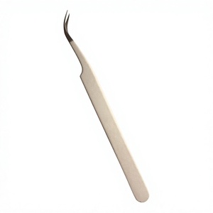 Pince à épiler professionnelle incurvée TEEJAY pour extensions de cils, en acier inoxydable avec revêtement poudré blanc brillant, pointe lisse, précision, 10 mm - Product Image 1