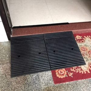 Rampe <span class=keywords><strong>de</strong></span> bordure d'allée <span class=keywords><strong>Voiture</strong></span> Motocyclette Quai <span class=keywords><strong>de</strong></span> <span class=keywords><strong>chargement</strong></span> Camion Camionnette Robuste Rampes <span class=keywords><strong>de</strong></span> <span class=keywords><strong>seuil</strong></span> en caoutchouc noir pour porte d'entrée - Product Image 5