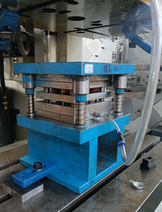 Herramientas y suministros de estampado Molde de troquel de diseño de metal Molde de estampado continuo Juego de troqueles de cuchara de acero inoxidable de China - Product Image 3