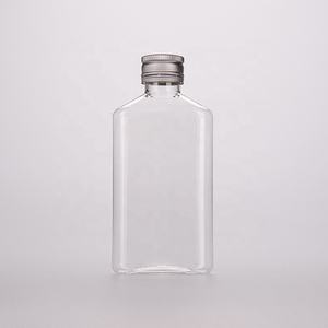 Vide 150ML <span class=keywords><strong>Gin</strong></span> Brandy Rhum Vodka Whisky Bouteille d'alcool en plastique <span class=keywords><strong>de</strong></span> qualité alimentaire PET clair forme plate 5oz emballage <span class=keywords><strong>de</strong></span> boissons portables - Product Image 1