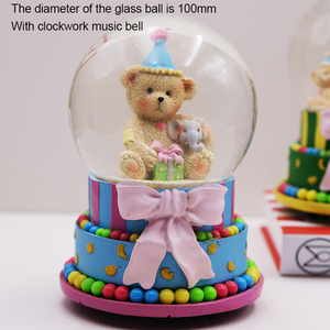 Nhự<span class=keywords><strong>a</strong></span> 2023 tùy chỉnh âm nhạc nước toàn cầu nhự<span class=keywords><strong>a</strong></span> Quả cầu tuyết thủy tinh để trang trí nhà như một món quà sinh nhật - Product Image 2