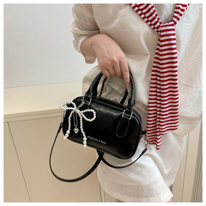 Wholesale PU Fashion Cross Body <b>Bag</b> Simple Portable <b>Small</b> Square Women's New Pearl Bow Handbag Shoulder Crossbody Trendy <b>Bag</b> - Product Image 6