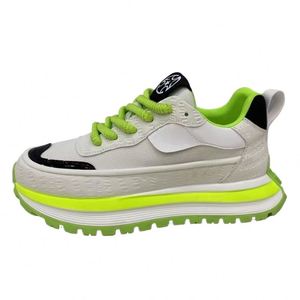 Chaussures de sport en cuir véritable pour hommes OEM/ODM, baskets épaisses personnalisables avec logo, semelle extérieure en caoutchouc, chaussures de marche décontractées pour l'automne - Product Image 1
