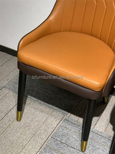 Sillas de Comedor Nórdicas de Lujo con Patas de Metal, Tapicería de Cuero PU, Muebles de Comedor Modernos, Duraderos, Ajustables y Extensibles, Personalizables - Product Image 2