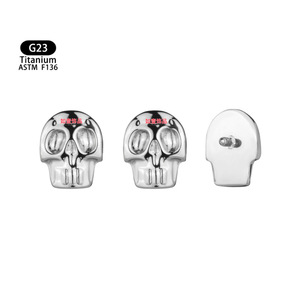 Clous d'oreilles en titane motif crâne 5,8 mm x 7 mm F136 de qualité implantable pour bijoux de piercing - Product Image 5