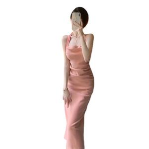 Robe longue moulante Hesheng rose bonbon à col licou pour femme, style français, taille ajustée, élégante, pour l'été - Product Image 5