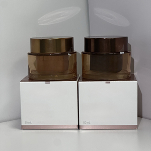 Crema Viso Premium 50ml Delicata per la Pelle Bilanciante Nutriente per Routine Mattutina e Serale - Product Image 1