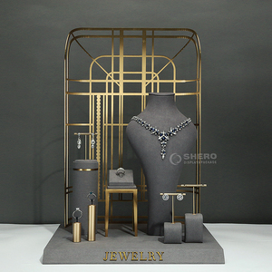 Diseño personalizado Logo Tamaño Popular de lujo Collar Pendientes Titular Joyería Soporte de metal Props Vitrina Exhibición para la tienda de joyería - Product Image 3