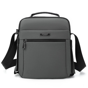 Bolso cruzado de negocios de tela Oxford de alta capacidad para hombre, mochila cruzada ligera para todas las estaciones - Product Image 2