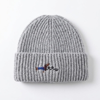 Bonnet en laine mérinos brodé sur mesure, bonnet d'hiver chaud en cachemire à revers, bonnet ajusté pour adultes, vente en gros
