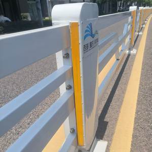 Barandilla <span class=keywords><strong>de</strong></span> Seguridad Vial Moderna Anticorrosiva <span class=keywords><strong>de</strong></span> Acero Galvanizado con Recubrimiento <span class=keywords><strong>de</strong></span> Diamante Reflectante, Barandillas Cuadradas para Exteriores, Barreras <span class=keywords><strong>de</strong></span> Tráfico con Recubrimiento Epóxico - Product Image 5