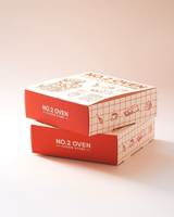 Boîte carrée en carton autoportante pliable pour biscuits, macarons, beignets, avec logo personnalisé, design et finition mate
