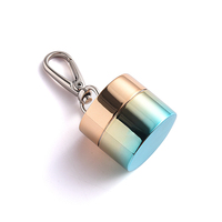 Estuche de viaje para pastillas de aleación de zinc con logotipo personalizado, lujoso colgante para pastillas, contenedor de monedas de bolsillo, llavero