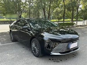 Buick LaCrosse 28T Platinum Edition 2025 haute performance, 2.0T Turbo, accélération en 7,2 s, berline - Product Image 3