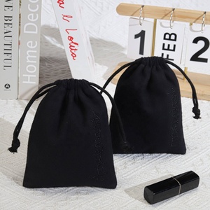 Sac à cordon en flanelle <span class=keywords><strong>de</strong></span> coton <span class=keywords><strong>noir</strong></span> personnalisé avec logo imprimé 10*15 cm pour poudre, parfum, bijoux, emballage <span class=keywords><strong>de</strong></span> luxe, pochette cadeau - Product Image 1