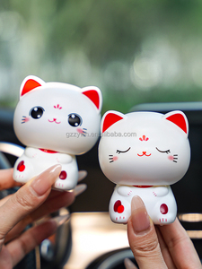 Mignon chat porte-bonheur <span class=keywords><strong>Maneki</strong></span> <span class=keywords><strong>Neko</strong></span> en plastique ABS à énergie <span class=keywords><strong>solaire</strong></span>, tête oscillante, pour la décoration de voiture, de maison, de bureau et comme cadeau - Product Image 5