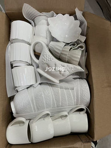 Vaisselle en céramique blanche en relief, prix de gros, en stock, assiettes, bols, tasses, soucoupes, plats variés, vendus à la tonne - Product Image 6