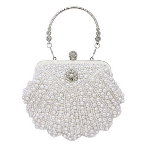 Vente en gros d'élégantes pochettes métalliques perlées avec cadre en métal sacs de soirée sacs à main en strass pour femmes - Product Image 1