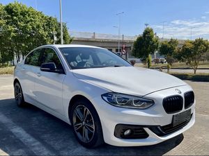 <span class=keywords><strong>BMW</strong></span> Serie 1 <span class=keywords><strong>118i</strong></span> Sport Line - 1.5T, Interior de Cuero, Radar de Estacionamiento, Conducción Dinámica, Sedán Compacto Confiable en Venta - Product Image 4