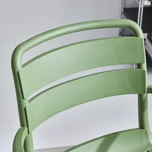 Chaises d'événement empilables en plastique PP de qualité supérieure pour une utilisation polyvalente - Product Image 4