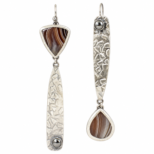 Orecchini Pendenti Lunghi Asimmetrici Creativi con Motivo Marrone e Grigio, Vintage, con Perline, per Donna - Product Image 1