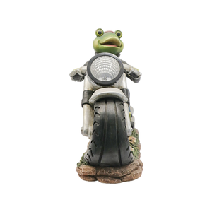Figurine de <span class=keywords><strong>grenouille</strong></span> motard sculptée en résine avec LED solaire pour décoration extérieure de pelouse et de patio, Fourniture en gros B2B - Product Image 4