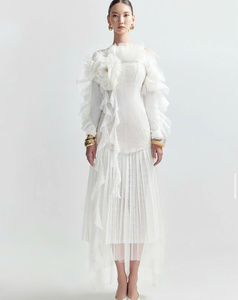 Robe sirène blanche à épaules dénudées avec manches bouffantes pour soirée et tapis rouge - Product Image 3