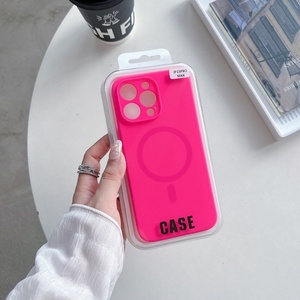 Funda de teléfono magnética fuerte de silicona líquida de alta calidad funda de <span class=keywords><strong>cargador</strong></span> <span class=keywords><strong>inalámbrico</strong></span> para <span class=keywords><strong>iPhone</strong></span> 16 Pro Max 17 Pro 1514 13 12 - Product Image 5