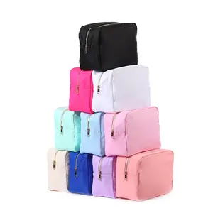 공장 도매 귀여운 다채로운 셔닐 편지 나일론 가방 여성/소녀/청소년 대형 파우치 화장품 가방