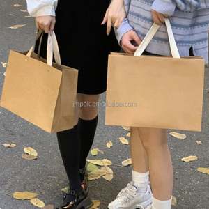 Sacs en papier kraft écologiques en gros grande capacité pour l'emballage de vêtements et de chaussures, sacs de courses de supermarché avec poignée et logo personnalisé - Product Image 3