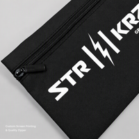 Sac de rangement portable en polyester noir pour chaussettes de sport de football avec logo personnalisé, fermeture éclair et mousqueton, idéal pour emballage cadeau