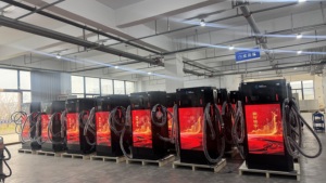 Station de recharge rapide DC pour véhicules électriques, sur pied, à double borne, avec grand écran, 120KW 160KW 180KW, CCS2 CCS1 GBT Chademo, vente en gros usine, prix compétitif - Product Image 3