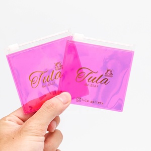 Mini pochette en plastique pour emballage de colliers et bagues, sac à fermeture éclair en PVC holographique rose, personnalisable avec nom de marque - Product Image 3