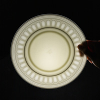 Assiette à dîner en porcelaine fine avec logo personnalisé, blanche, pour hôtel et restaurant, vaisselle en porcelaine fine, vente en gros, motif personnalisé
