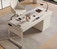 Bureau d'ordinateur élégant blanc avec tiroir de rangement dissimulé, unité de rangement contemporaine minimaliste, bureau de direction pour la maison et l'étude