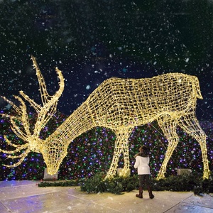 Grande sculpture de renne doré à LED pour centre commercial, décoration lumineuse de Noël pour extérieur, spectacle de lumière étanche pour les fêtes - Product Image 6