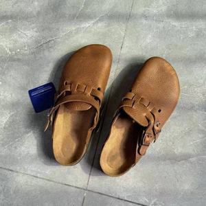 Sandali Estivi da Donna in Vera Pelle Marrone Oleata con Doppio Cinturino e Suola in Sughero, Scarpe Basse Unisex - Product Image 2