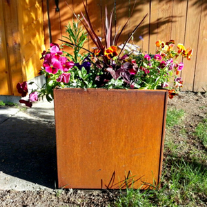 Jardinière carrée en acier corten rustique et durable Gnee, 20 pouces, style américain, écologique, pour intérieur/extérieur, personnalisable - Product Image 1
