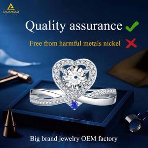 Anelli Nuziali in Oro Massiccio 10k con Diamanti Taglio Brillante, Radiante, Ovale, Marquise e Moissanite Certificati IGI - Product Image 5