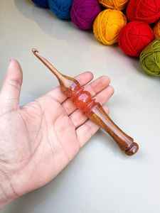 Crochets en résine et en bois légers, surface lisse, prise en main confortable, idéal pour le tricot, le crochet, le bricolage et les cadeaux faits à la main - Product Image 5
