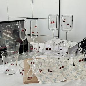 Juego de Vasos de Vidrio Pintados a Mano, Libres de Plomo, con Diseño de Cerezas, Varios Estilos Disponibles, para Café, Cócteles, Vino, Regalo para Bodas y Fiestas - Product Image 1
