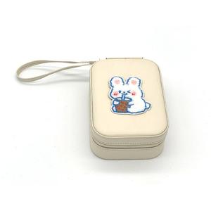 Nuevos modelos de fábrica lanzados: Caja de joyería de cuero con estampado lindo, caja de joyería portátil de mano, caja de joyería portátil de viaje. - Product Image 3
