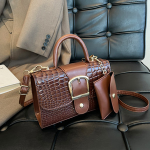 Borsa a <span class=keywords><strong>Tracolla</strong></span> di Lusso Impermeabile da Donna Invernale 2025 in PU, Nuovo Design a Forma di Cuscino con Chiusura a Coperchio - Product Image 5