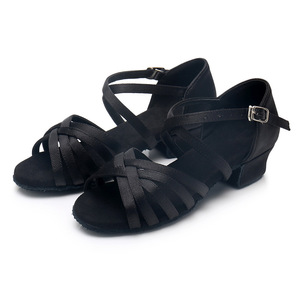 Chaussures de <span class=keywords><strong>danse</strong></span> Salsa de salle de bal modernes pour femmes confortables en peau de vache supérieure à la mode Satin PU filles enfants chaussures de <span class=keywords><strong>danse</strong></span> latine - Product Image 5