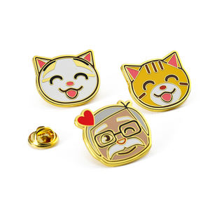 Бесплатный образец булавки с индивидуальным дизайном логотипа Металлические Булавки оптом маленькие 3D милые кошки аниме животные жесткая эмалированная булавка с упаковочной картой - Product Image 3