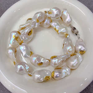 Collar de Perlas Barrocas Grandes WENCHI para Mujer, Perlas Naturales con Forma Especial de Cola de Pez, Cadena Lisa con Lámina Dorada, 450g, Shopify - Product Image 5