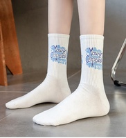 Chaussettes en gros à prix abordable pour couples, tendance, décontractées, en coton et polyester, pour hommes et unisexe