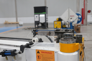 Runder, ovaler, quadratischer und rechteckiger Rohr bieger, automatische hydraulische <span class=keywords><strong>CNC</strong></span>-Rohr biege maschine - Product Image 2
