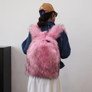 Зимняя модная Высококачественная пушистая Дорожная сумка из искусственного меха с мехом на заказ, универсальный плюшевый рюкзак Y2K для девушек с кисточками - Product Image 2