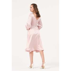 Chemise élégante pour femme DANS, couleur rose poudré unie, manches longues, col rond, coupe classique, pour toutes les saisons - Product Image 2